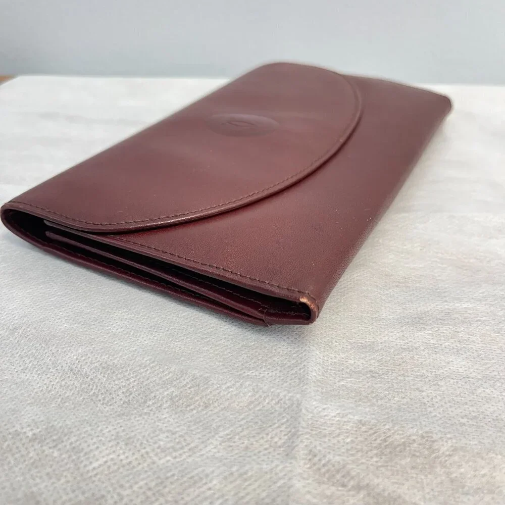 Must De Cartier Vintage Bordeaux Tri-fold Kisslock Leather Wallet - Preowned